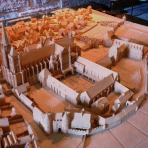 Maquette de la Basilique et de ses dependances au Moyen Age