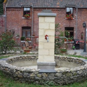 La ferme d'Artagnan : la cour interieure de la ferme