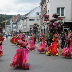 Malmedy tout en couleurs pour les 50 ans de la Mesnie dol Haguète          