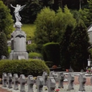 Les steles au cimetiere de Malmedy