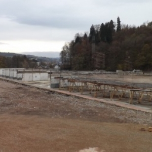 et vue sur l'espace qui accueillera des logements ...