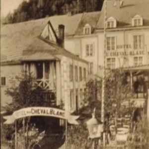 Hotel du Cheval Blanc et  rue La Vaulx