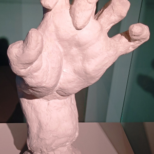 grande main gauche crispée ( Rodin )