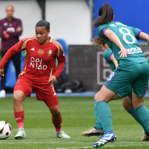 Mariam Toloba, ici au ballon contre Anderlecht a quitté le Standard Femina cet été. ( L'Avenir ) Mariam Toloba, ici au ballon contre Anderlecht a quitté le Standard Femina cet été. ( L'Avenir )