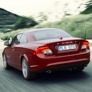 Volvo C70.