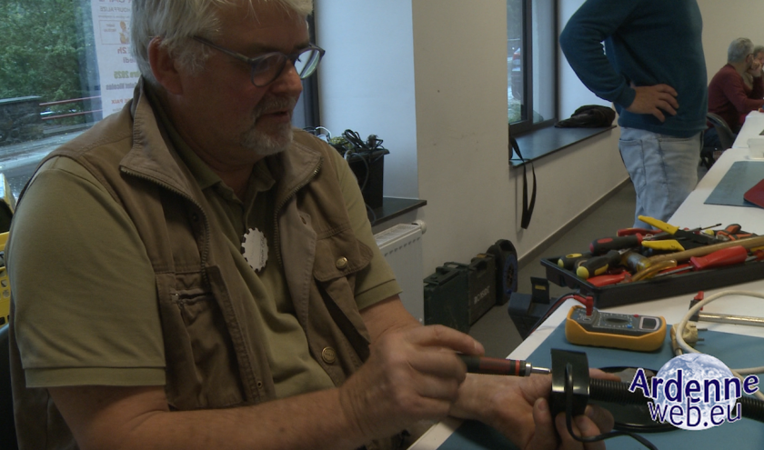 Jean Luc Teugels chapeaute le REPAIR CAFÉ d'Houffalize