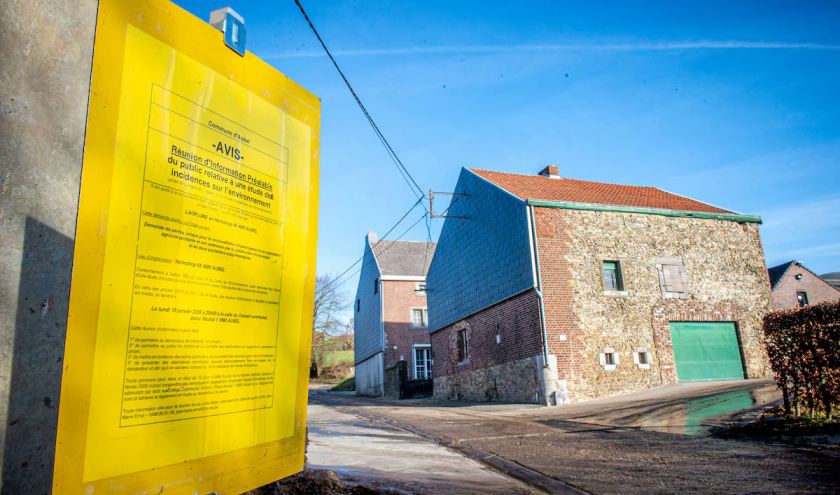 La réunion d'information préalable avait été annoncée non loin de l'exploitation ainsi que sur le site de la Commune d'Aubel. ©EDA