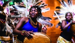 Kenya : "Tarumbeta Africa Cultural Group", de Nairobi