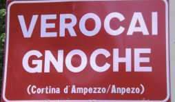 Cortina d’Ampezzo ( photo : F.Detry ) Cortina d’Ampezzo ( photo : F.Detry )