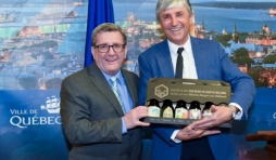 Regis LABAUME, maire de la ville de Quebec et Alain COLLIN, President des " Plus beaux villages de la Terre"