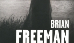 Suspecte de Brian Freeman  Presses de la Cité.