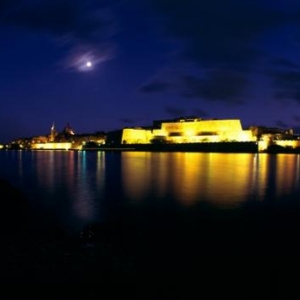 Harbour by night - (c) Malta Tourism Authority