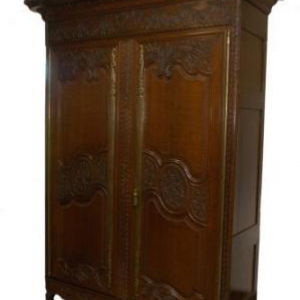 armoire de mariage ( Normandie, milieu 19 eme siecle)