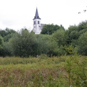 La reserve situee derriere  l'eglise. 