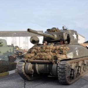 Char SHERMAN au Bastogne Barracks (Base Bastogne rue de La Roche) 
