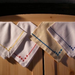 47. serviettes, broderie masloul (2 euros chacune) 