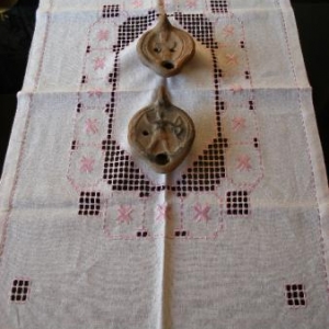 4. chemin de table, broderie masloul, de Tibhirine (24 euros)