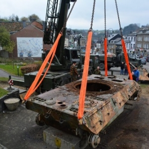 Der Tank verlaesst Houffalize zu seiner Renovierung. Foto: Philippe Jaeger Elias Chief Research Officer.