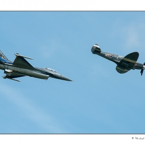 F16 et Spitfire (photo Michel van Reysen)