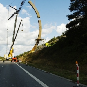 L’Arc Majeur : quand l’art défie la technologie (autoroute E411/A4, Km 99)