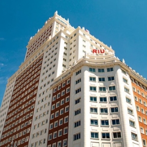 La chaine d'hôtels RIU touche le ciel de Madrid