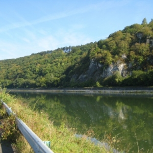 Hastière: découvrez les bords de Meuse à vélo ou à pied 
