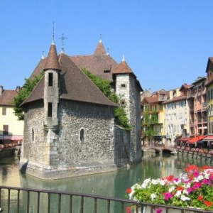 6. Annecy