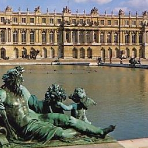 4. Versailles