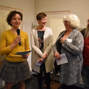 Fiona Lebecque, conservatrice, Sandrine Bertrand, Presidente du "Syndicat d Initiative", Martine Laloux, Presidente d' "Arts Emulsions" & "Gilard", l un de ses membres (c) Murielle Lecocq