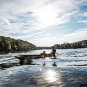 En pirogue sur la Meuse, le debut du tournage de "Retour o Sources"