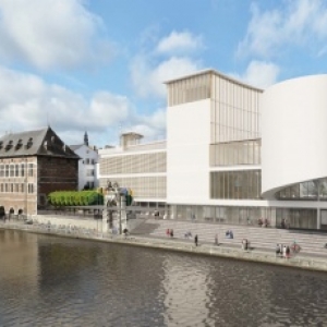 En bord de Sambre, la "Maison de la Culture", son restaurant se situant à hauteur des arbres (c) Province de Namur