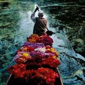 Srinagar, Kashmir, 1996 (c) Steve McCurry