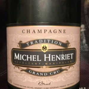 De delicieuses "bulles" proposees par (c) "Champagnes Michel Henriet"