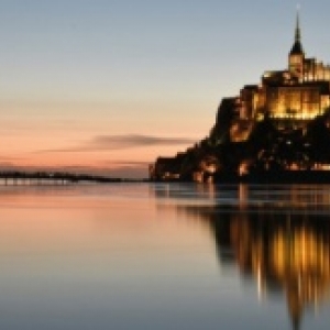 La France, en Normandie, avec un coucher de soleil sur le Mont-Saint-Michel (c) Vincent Robinot