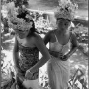1949/Ubud/Avant la Danse Baris  (c) Henri Cartier-Bresson/"Magnum"