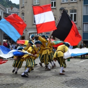 Le "Jeu des Drapeaux" des "Alfers"