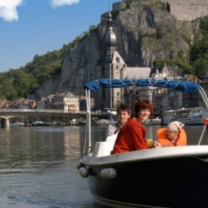 Un Bateau sans Permis (c) "Dinant Evasion"