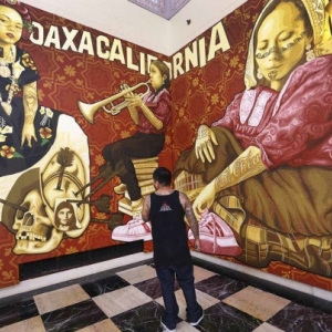  "Tlacolulokos-Oaxacas a Los Angeles", fresques a l entree du "Musee de l Hospice Comtesse"
