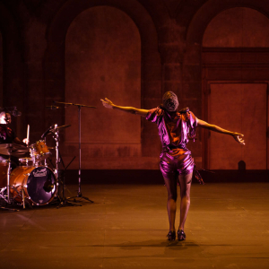 Le « Flamenco », avec Yinka Esi Graves, dans « The disappearing Act » ⓒ Ph. : Jerome Quadri/« Europalia Espana »
