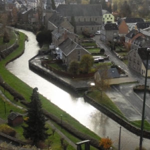 L'Ourthe argentee, entre golf et eglise 