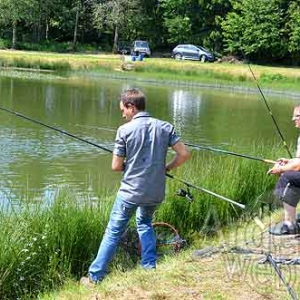 peche en famille sur etang-5152