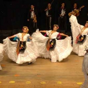 Grupo , Danza Folklorica Macuilxochitl, Ville de San Luis Potosi,fiesta Latina, Jambes-Namur,