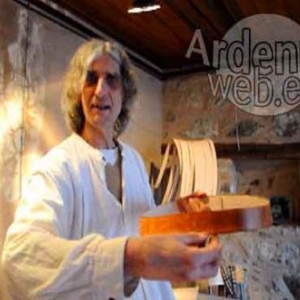 Gaston Sonck travaille le cuir en Alsace-video