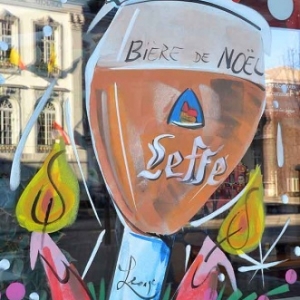 peinture du verre de Leffe sur la porte