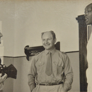Marcel Thonnon avec le Mwami du Rwanda en 1964 pour faire 5 films pour le gouvernement Belge