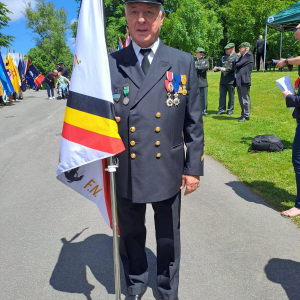 Daniel Carette. Porte-drapeau de la section provinciale du Luxembourg