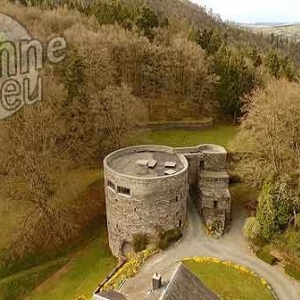 tours féodales de l'ancien château des Comtes de Salm 