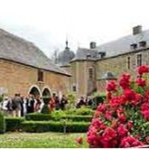 chateau Lavaux-Saint-Anne par MusikAnima