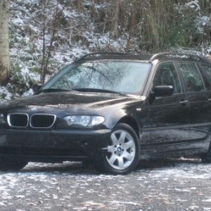 BMW 318d Touring décembre 2004...16850,00 eur TVAC...66000 Km...Clim...Volant multi fonctions... Photo1
