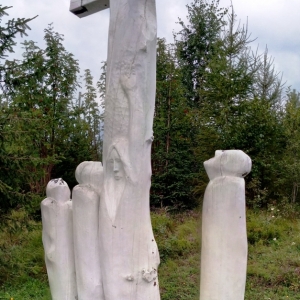 Station 2 : Le Seigneur Jésus prend la croix sur ses épaules ( Czeslaw Podlesny (PL) 2010 ( photo : F. Detry )